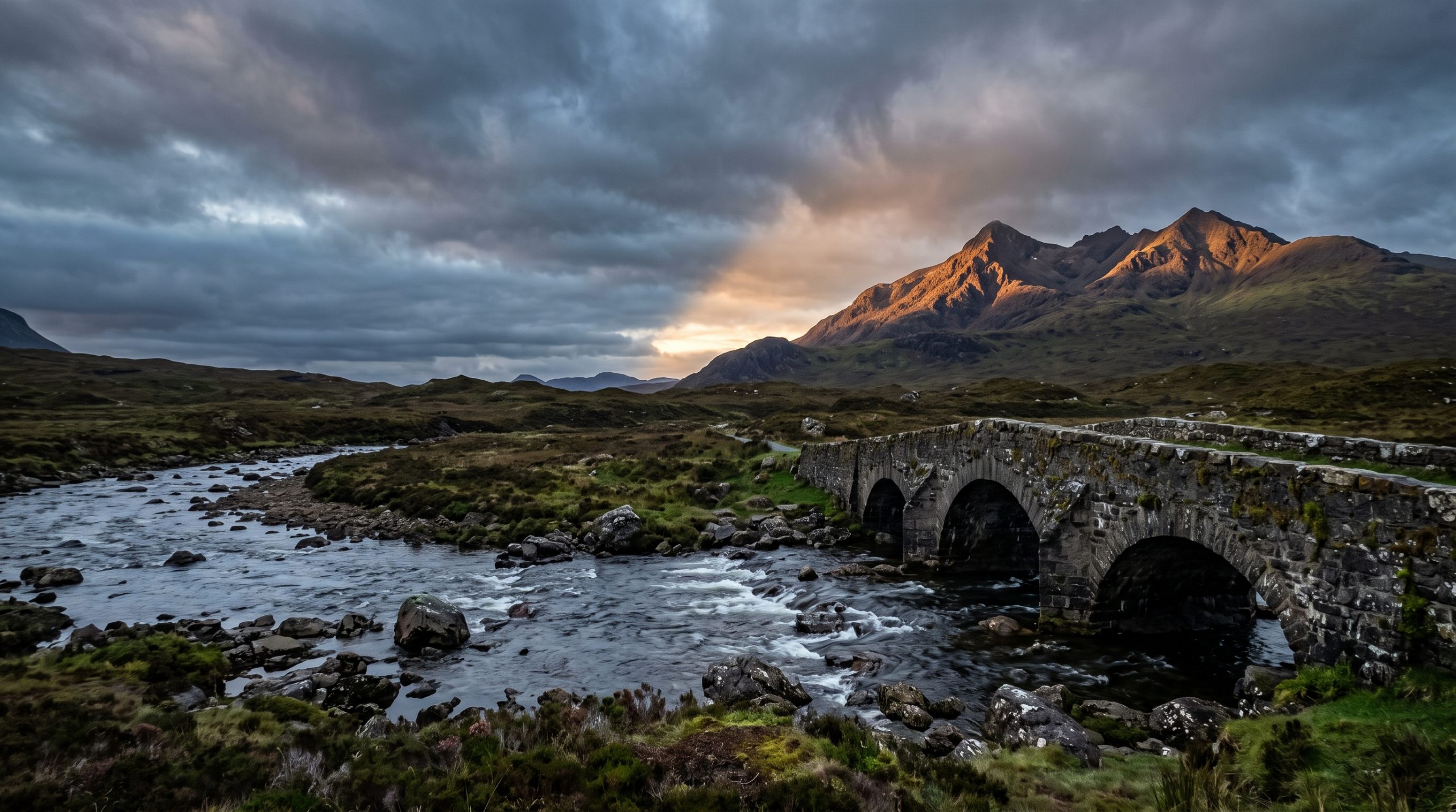 Sligachan Old Bridge Elopement: Timing Skye’s Light